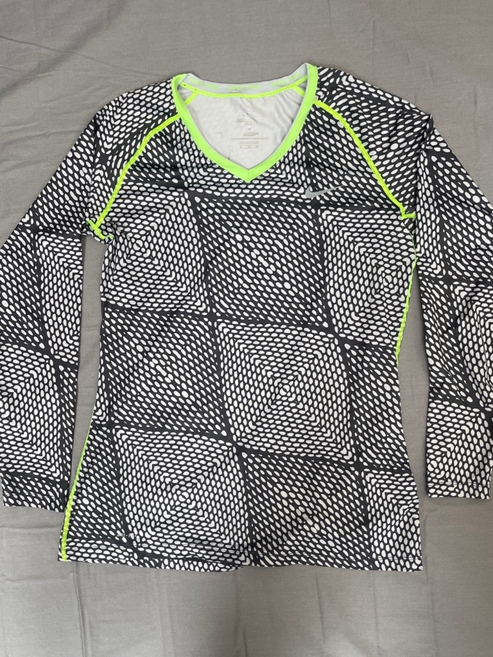 Womens's Nike Pro Dri-FIT Long-Sleeve Shirt